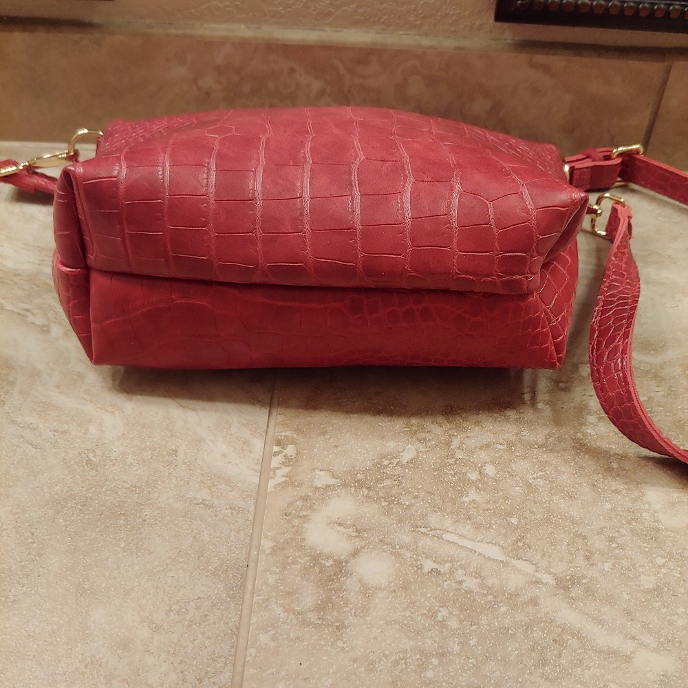 Crossbody - Picture 4 of 5